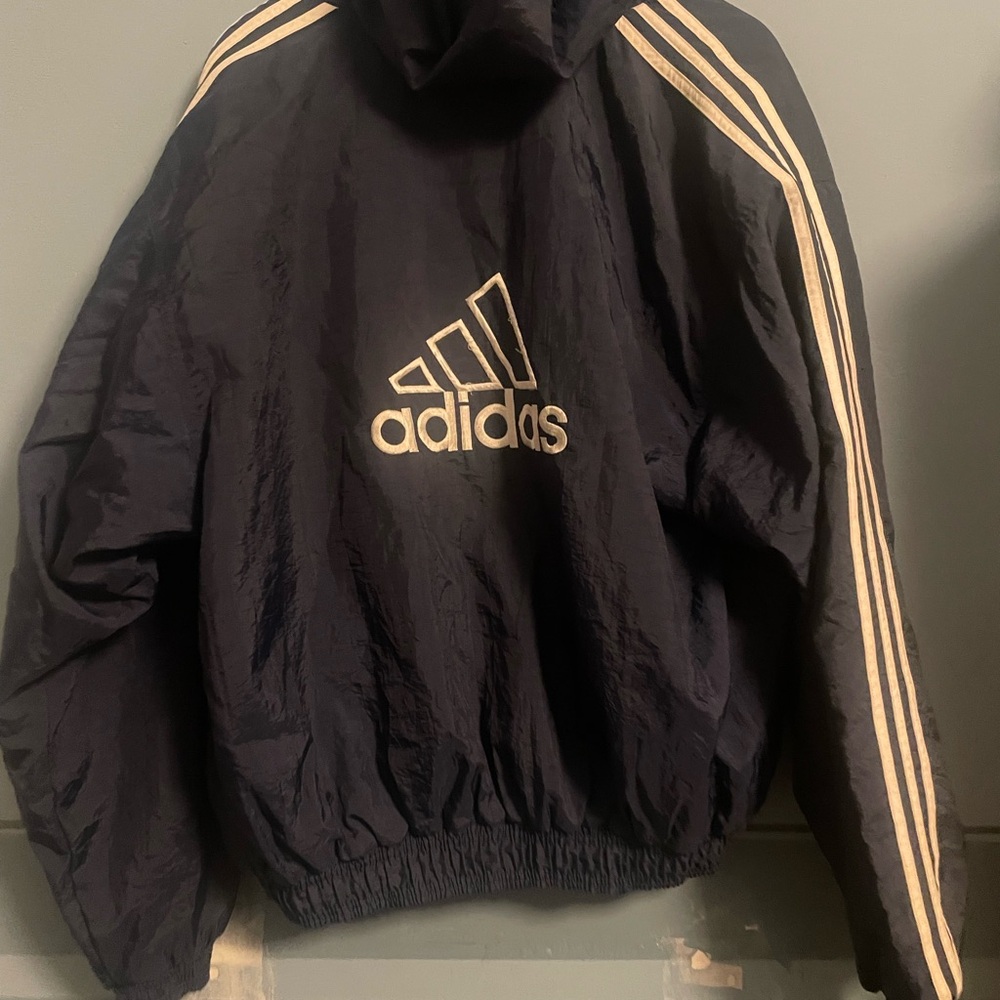 Vintage adidas jacket size medium, no visible stains and no tears.